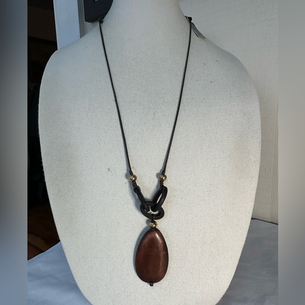 Long adjustable NWT J.Jill teardrop wooden bead necklace